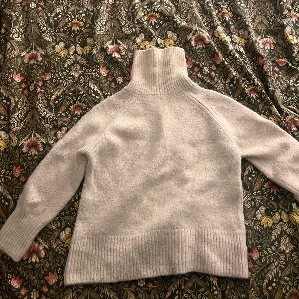 ARITZIA Babaton Cream Day Off 100% Alpaca Turtleneck Sweater Small - Picture 4 of 5